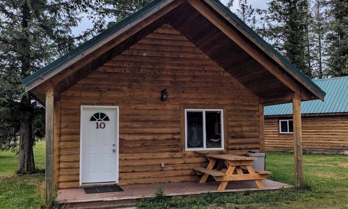 Regional District of Fraser-Fort George Cabin | Cozy and Relaxing Getaway Cabin #10n