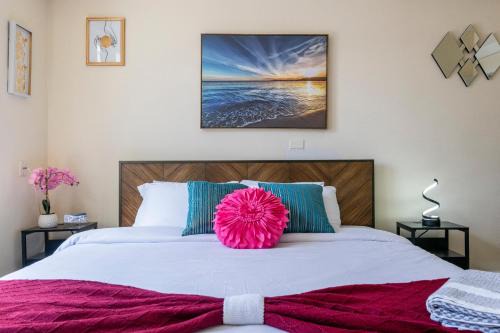 Brightwood Park Apartment | Cozy Apartment at Washington DC! Sun Filled & Comfortable!