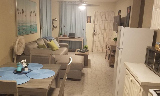 Welches Apartment | Cozy Apartment Close to Beach & Nightlife