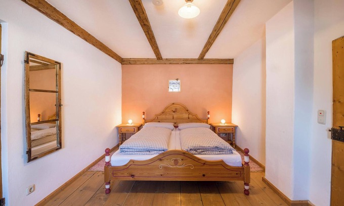 Unterammergau Apartment | Cozy Apartment "Ferienwohnung Gschwand" with Mountain View
