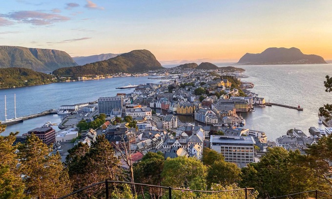 Alesund Apartment | Cozy apartment in a quiet location outside Ålesund.