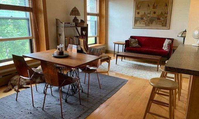 Hardwick Apartment | Cozy Apartment in Hardwick Village (3B)