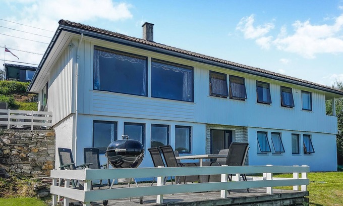 Sveio Apartment | Cozy apartment in Sveio with kitchen