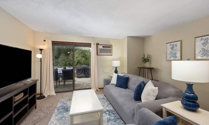 Rockford Apartment | Cozy apartment near Lake Bella Vista