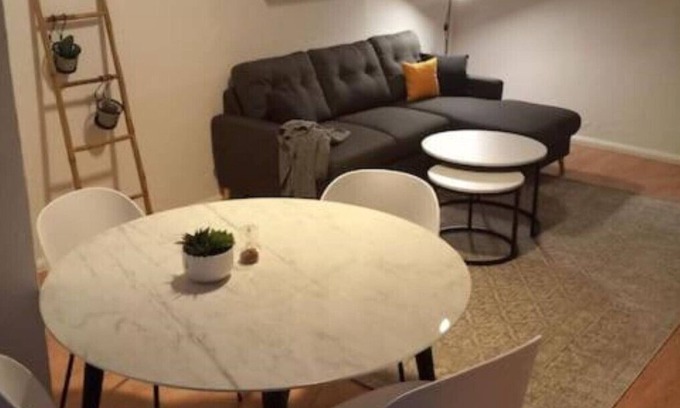 Kaßberg Apartment | Cozy apartment with 60 sqm - in the Gründerzeit district with parking space
