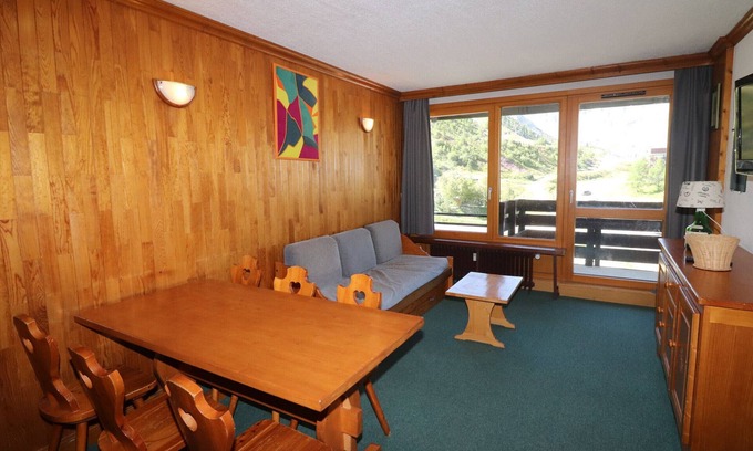 Le Lavachet Apartment | Cozy Apartment with Balcony, Ski-In/Ski-Out, Close to Shops - Pet Friendly