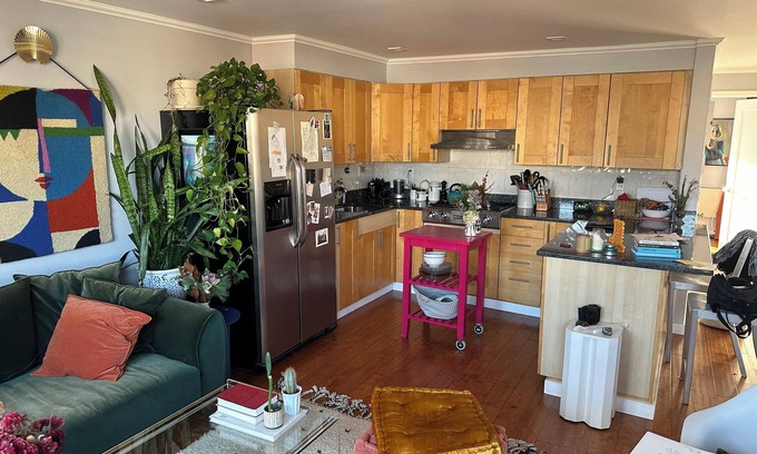 Chinatown Apartment | Cozy art + plant filled 2-bedroom apartment in historic Dimes Square