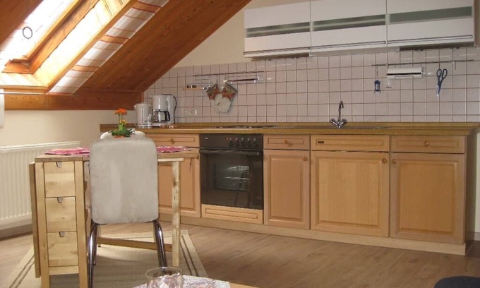 Moosbach Apartment | Cozy attic apartment (34sqm) with living/dining area and free WiFi