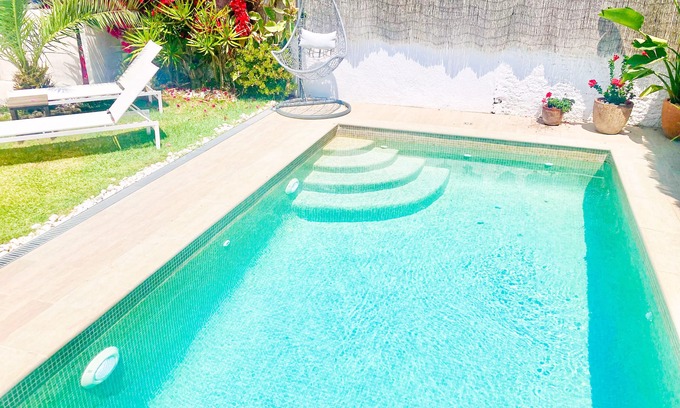 Comarruga House | Cozy beach house with private pool 5 min walk from the beach, family-friendly