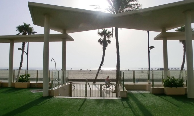 Alboraya Apartment | COZY BEACHFRONT APARTMENT IN VALENCIA