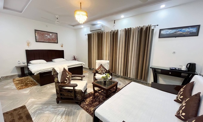 Taj Ganj Bed & Breakfast | Cozy Bed and Breakfast- 9 min walk from Taj Mahal