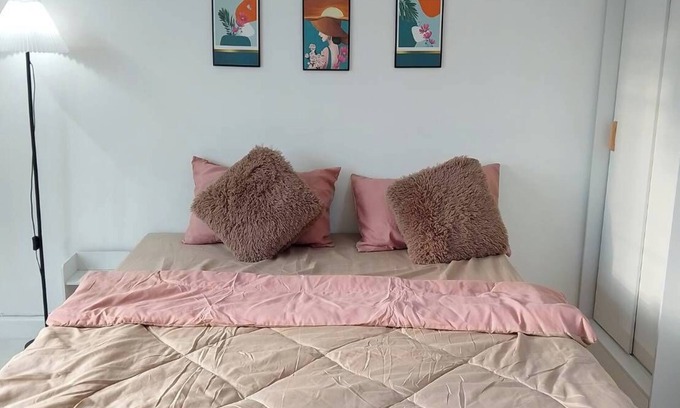 Ramkhamhaeng Condo | Cozy buddy flat on Ladphao road,near the sky train Yellow line ,Bangkok