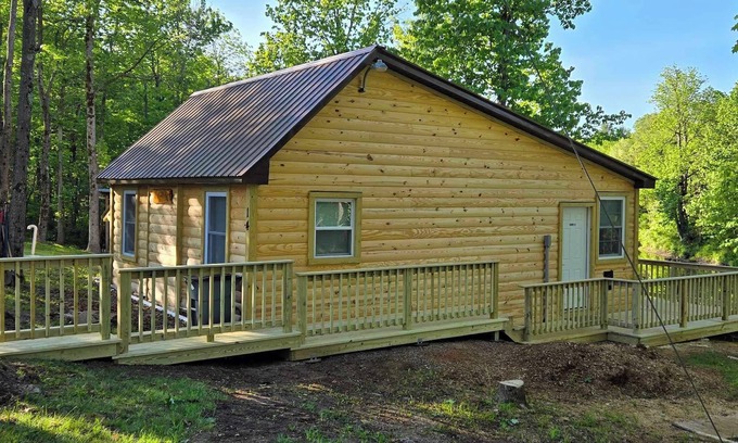 Rooseveltown Cabin | Cozy cabin in Brasher Falls, NY