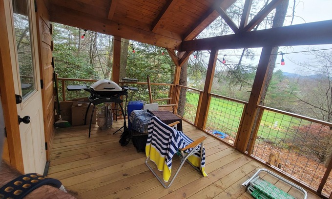 Pisgah Forest Cabin | Cozy cabin in the Woods, just a mile from Pisgah National Forest