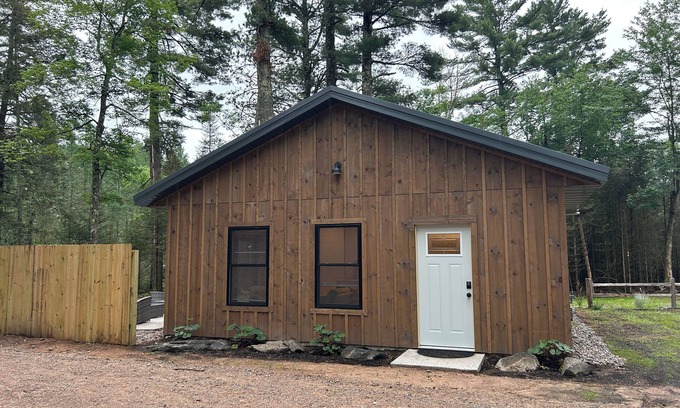 St Germain Cabin | Cozy Cabin in the Northwoods-Forest Retreat