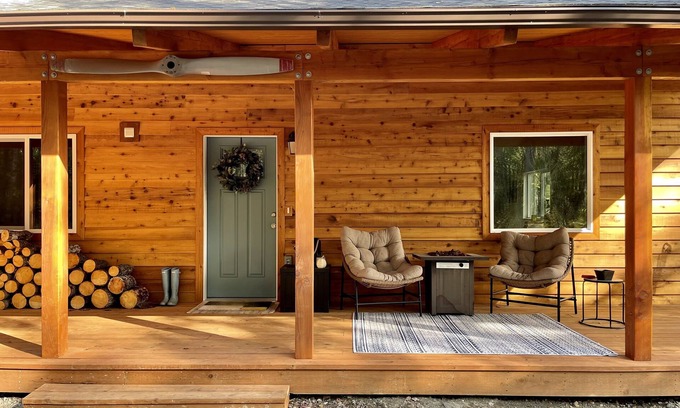 Talkeetna House | Cozy Cabin in the Woods