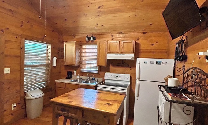 Jasper Cabin | Cozy cabin on the water