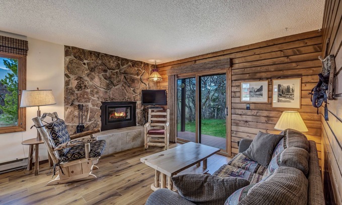 Clark Cabin | Cozy cabin with kitchen on the Elk River and pet friendly!