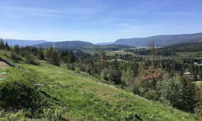British Columbia Interior Apartment | Cozy carriage house apartment with gorgeous Mount Ida views.