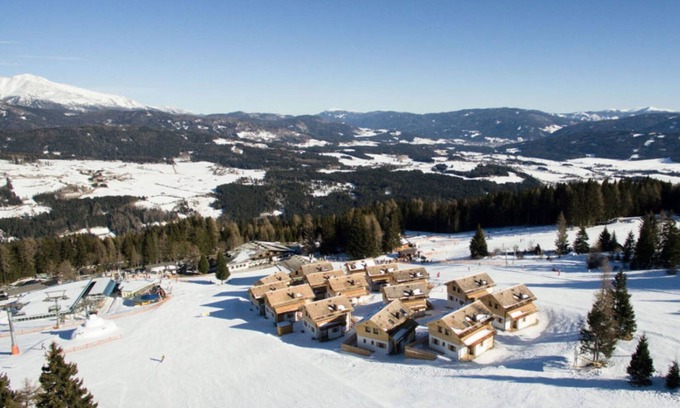 Weisspriach Ski Chalet | Cozy Chalet in Weißpriach with Terrace
