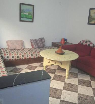 Miramar House | Cozy Charm Studio in City Center