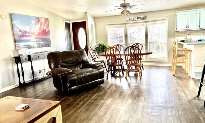 Chippewa Lake House | Cozy Chippewa Lake Ranch just steps from the lake! Kayaks and SUPs Private beach