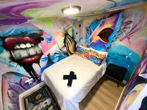 Wynwood Art District Apartment | Cozy & Colorful Miami Art Canvas w/HotTub & Murals