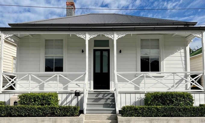 Devonport House | Cozy, Comfortable and Charming Villa