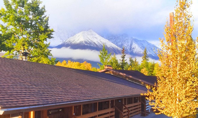 Haines Junction Hotel | Cozy Corner Motel & Restaurant