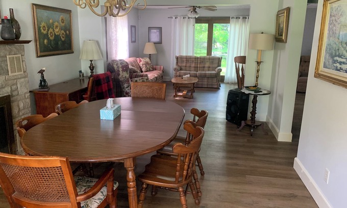 Bargersville House | Cozy Cottage - 14 Mi. S. of Indianapolis in the Greenwood/Bargersville Area