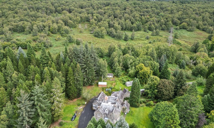 Loch Tay House | Cozy cottage from 1840 on the beautiful Loch Rannoch in Scotland