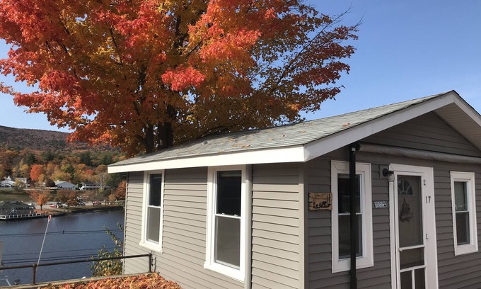 Alton House | Cozy cottage get-away at Lake Winnipesaukee with swim access off dock