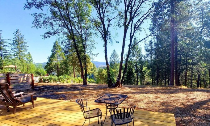 Apple Hill Cottage | Cozy cottage in the heart of Apple Hill