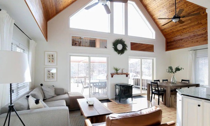 Bumpass Cottage | Cozy Cottage-Lakefront View-Kayaks-Hot tub