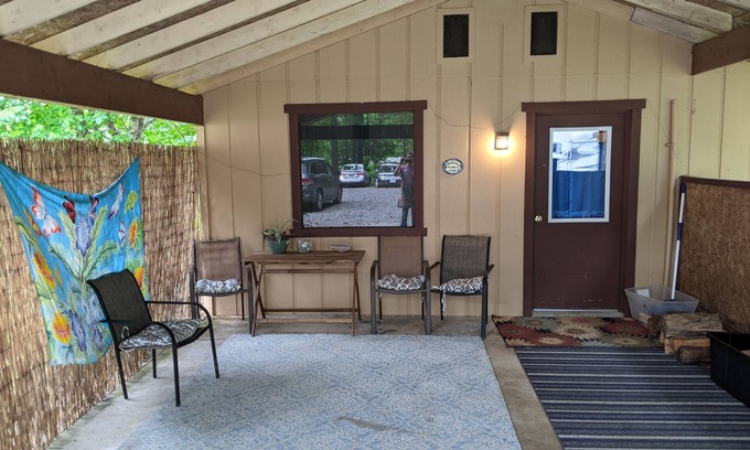 Cave Junction Cottage | Cozy cottage near Caves and Coast