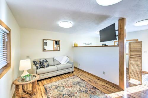 Grantsdale House | Cozy Cottage Studio Stunning Mountain Views!