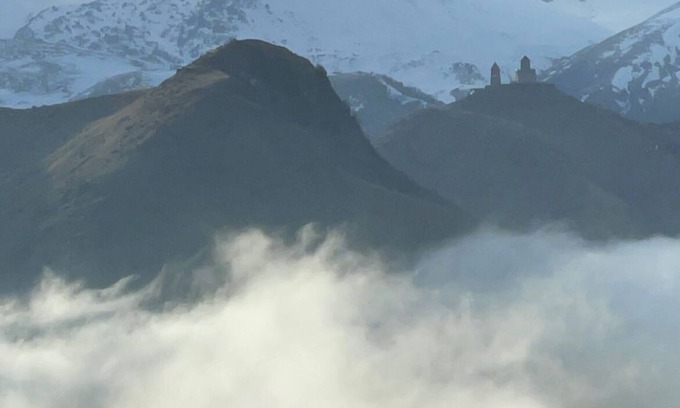 Stepantsminda Cottage | Cozy cottage with a panoramic view of Kazbegi.