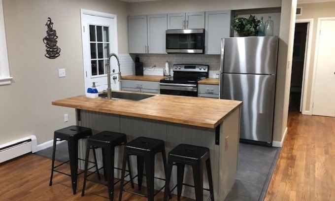 Averill Park Cottage | Cozy cottage with pool, walking distance to lake