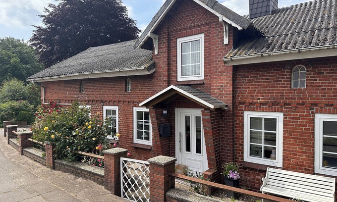 Arlewatt Cottage | Cozy country house vacation home in Olderup near Husum on the North Sea with garden