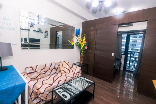 San Antonio Apartment | Cozy Crash Pad B Laughter friendly Makati 2271 Gym Swim Park 300