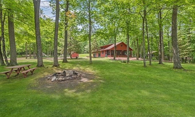 Crosby Cabin | Cozy Crosby Cabin located on Rabbit Lake with great views.
