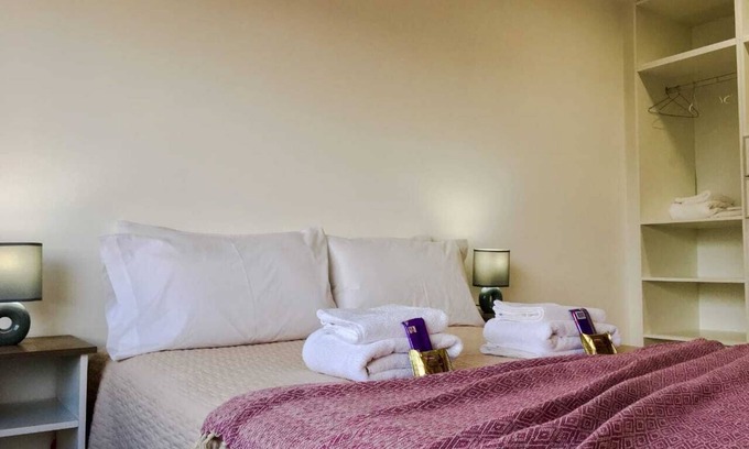 Macrozona Bahia Redonda y Primeros Faldeos Apartment | Cozy Duplex at Flamenco Bay: Steps from the Argentino Lake & Fully Equipped!