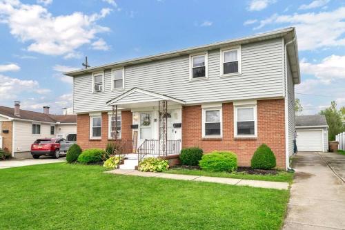 Cheektowaga Apartment | Cozy Duplex Near BUF International Airport
