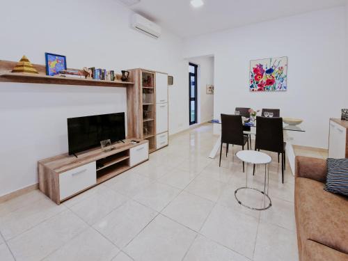 Gzira Apartment | Cozy escape in vibrant Gżira