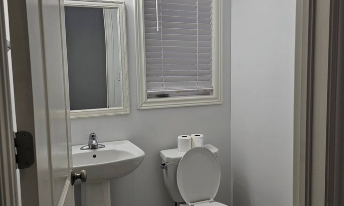 Paris House | Cozy Family Size Home in a quite neighbourhood with proximity to restaurants