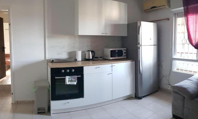 Lod Apartment | Cozy Flat with Parking well-placed near TLV Airport
