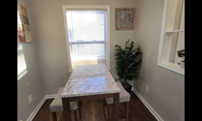 Berkley House | Cozy * Freshly Remodeled 2BR Home