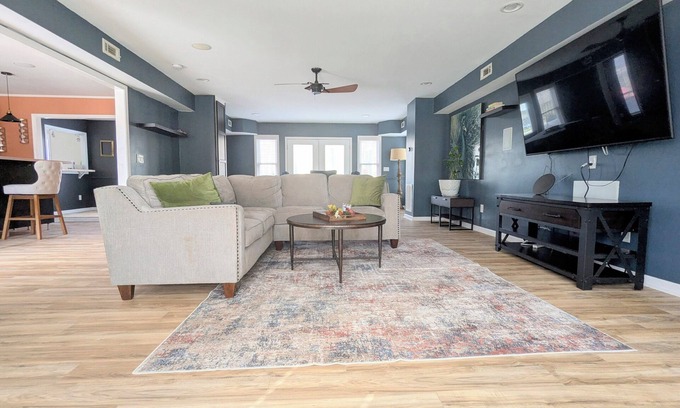 Huntersville House | Cozy Gem: Stay at CoupeDe Huntersville Your 4bd 2.5baHome Away From Home