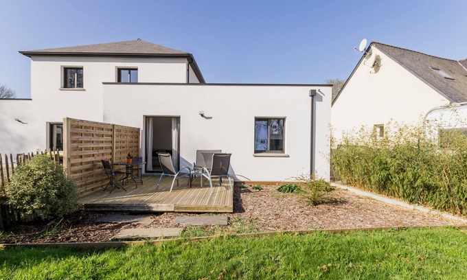 La Chapelle-des-Marais Cottage | Cozy Getaway in Brière Park, Near Guérande & La Baule, W/Private Garden & Modern Amenities