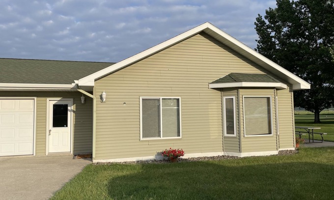 Starbuck House | Cozy Getaway on Lake Minnewaska